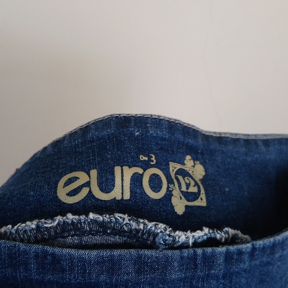 Euro Stretchy Denim Blue Jean Capri Pants - Picture 11 of 12